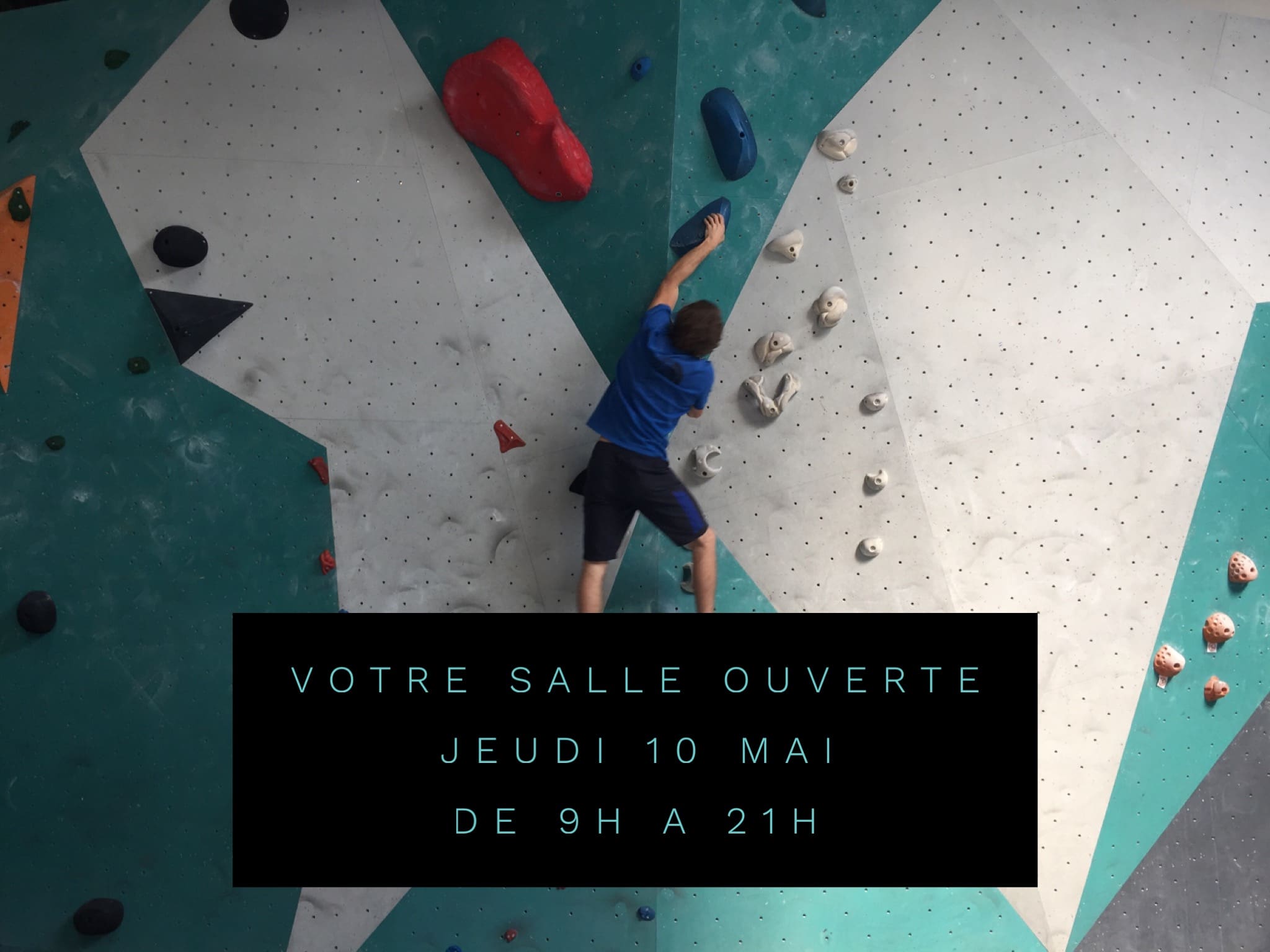 ouverture / jour férie / salle d'escalade de bloc / restaurant / bar / mur / prise / grimpeur / enfants