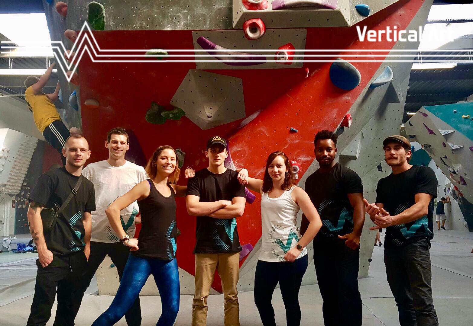team / vertical'art / famille / fun / esprit d'équipe / salle d'escalade de bloc / Vertical'art / shop