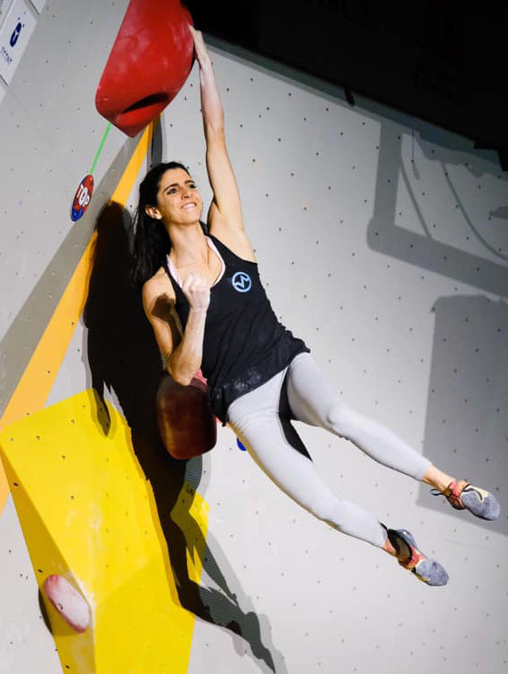 Championnat de France de Bloc 2020 - Fanny Gibert- Championne de France 2020 - Team Vertical'Art - Equipe de France