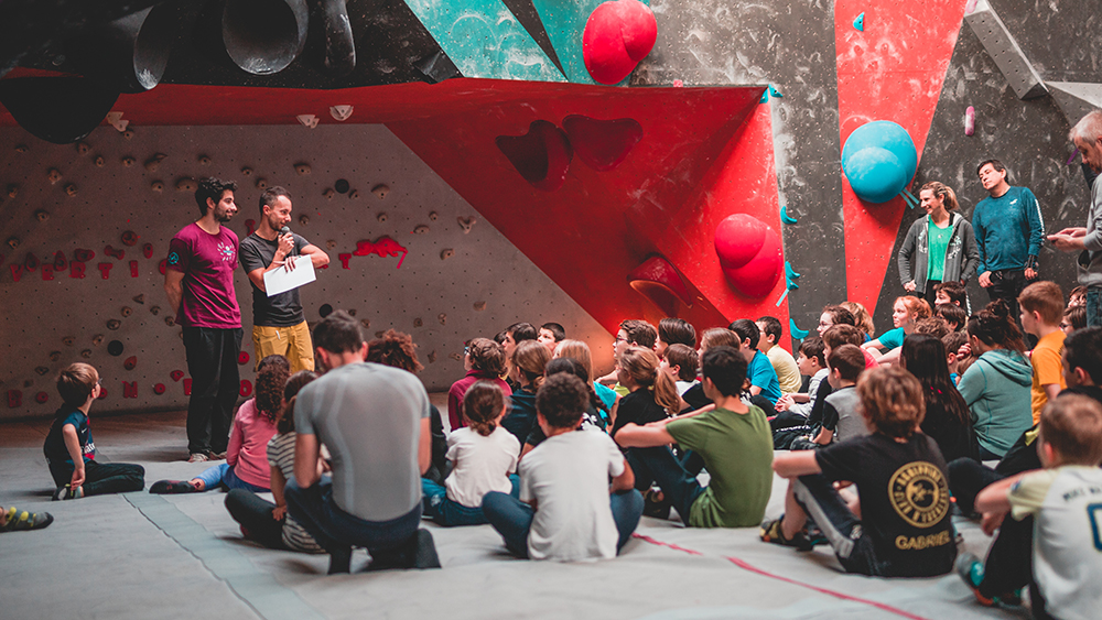 brief enfant - cours annuel- stage -à Vertical'Art bloc- escalade