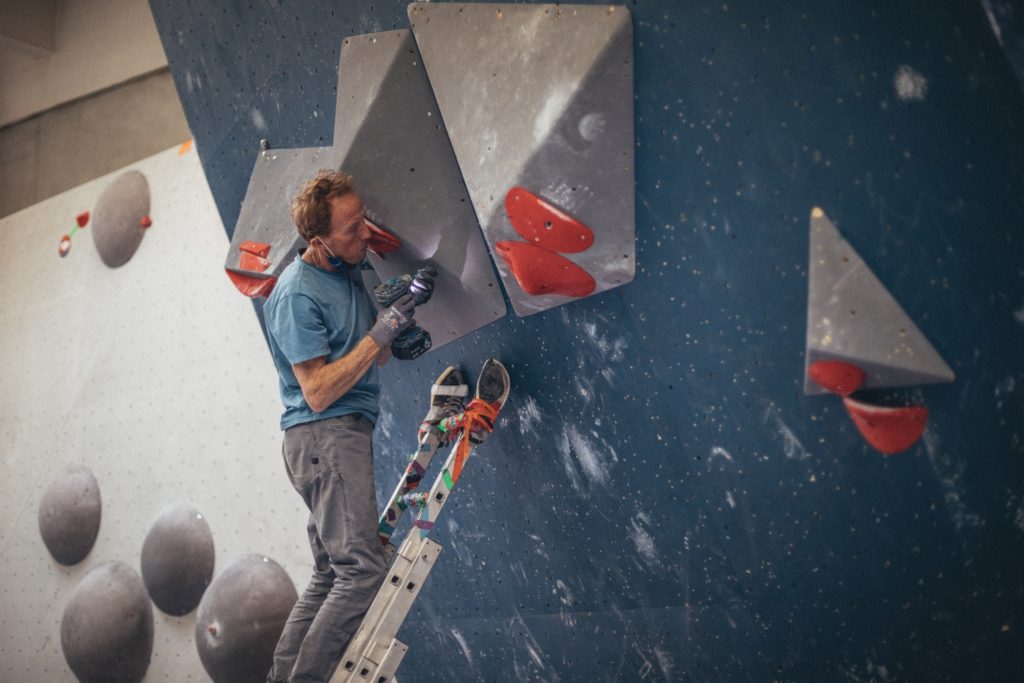 Ouverture des voies pour le sélectif national à Vertical'Art Rungis, avec une team d'ouvreurs hors pair