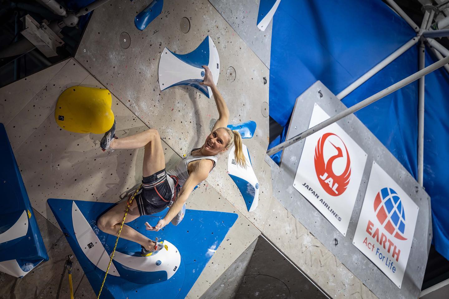 Janja Garnbret indétrônable à la Coupe du monde de difficulté de Kranj (Slovénie), la grimpeuse du team VA Nolwenn Arc s'offre la 16ème place, meilleur résultat français dans cette compétition