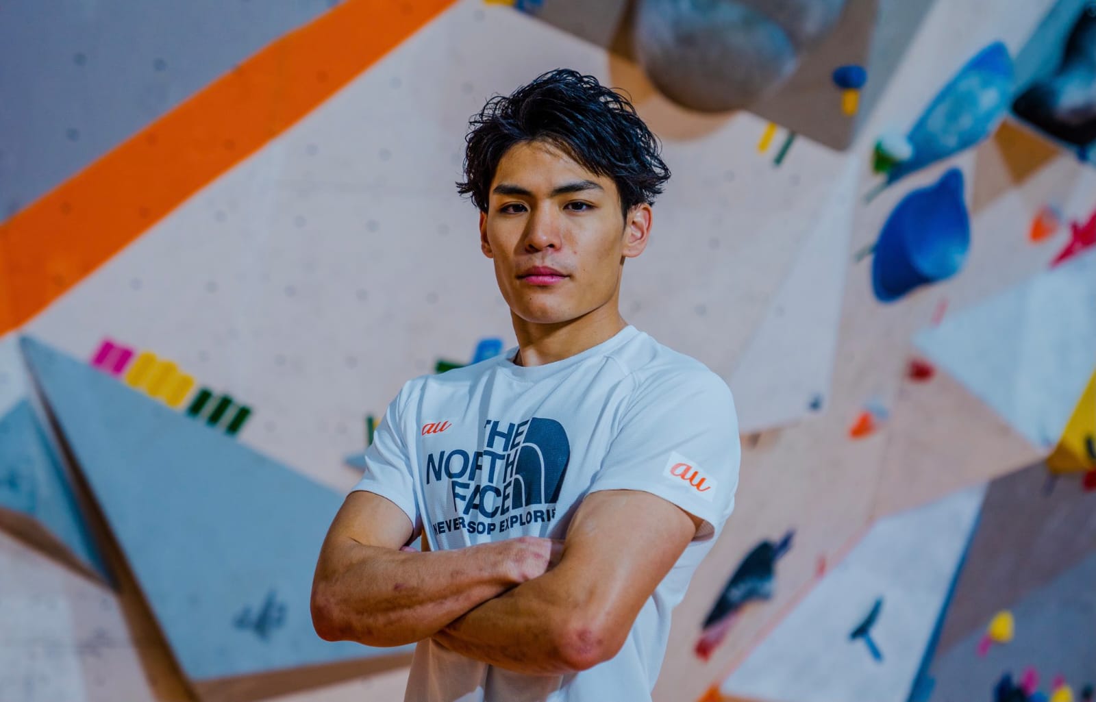 Tomoa Narasaki enchaîne Asagimadara, un highball coté 8C, dans son pays natal. Le grimpeur nippon se classe parmi les bloqueurs les plus forts de la planète