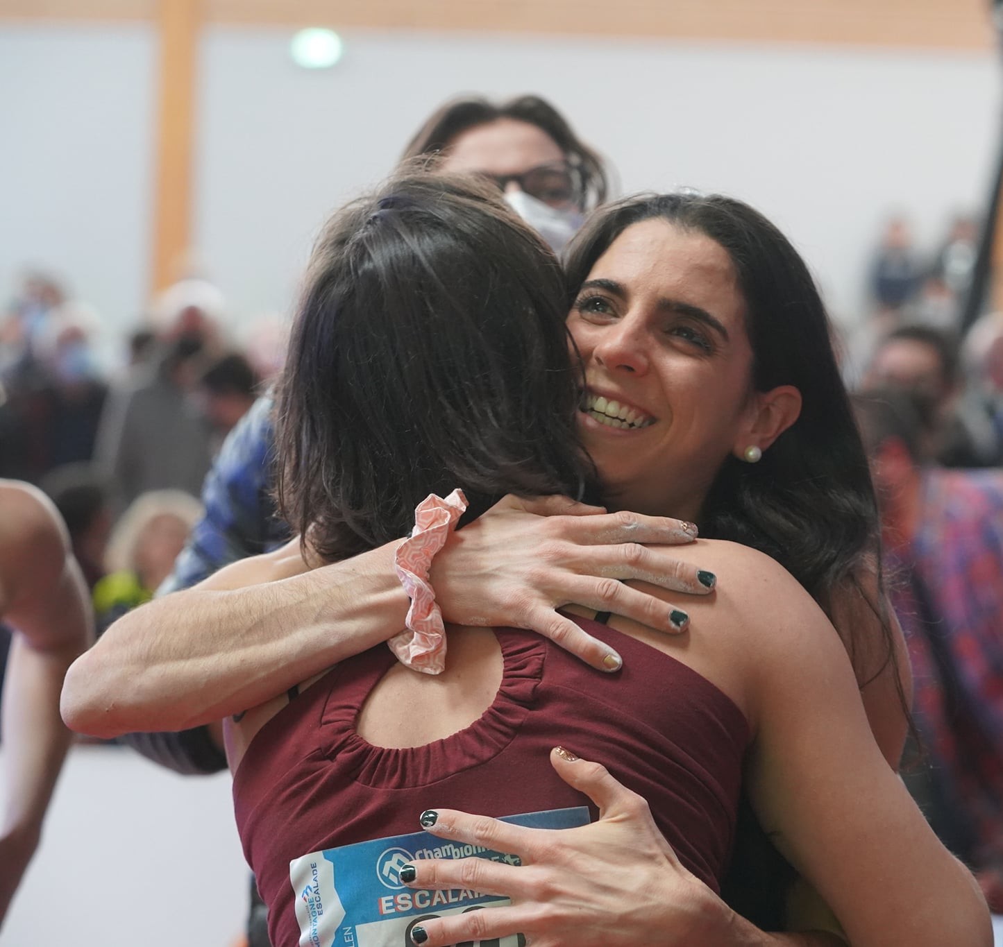 Fanny Gibert, en feu tout au long de la finale, remporte son sixième titre de championne de France de bloc