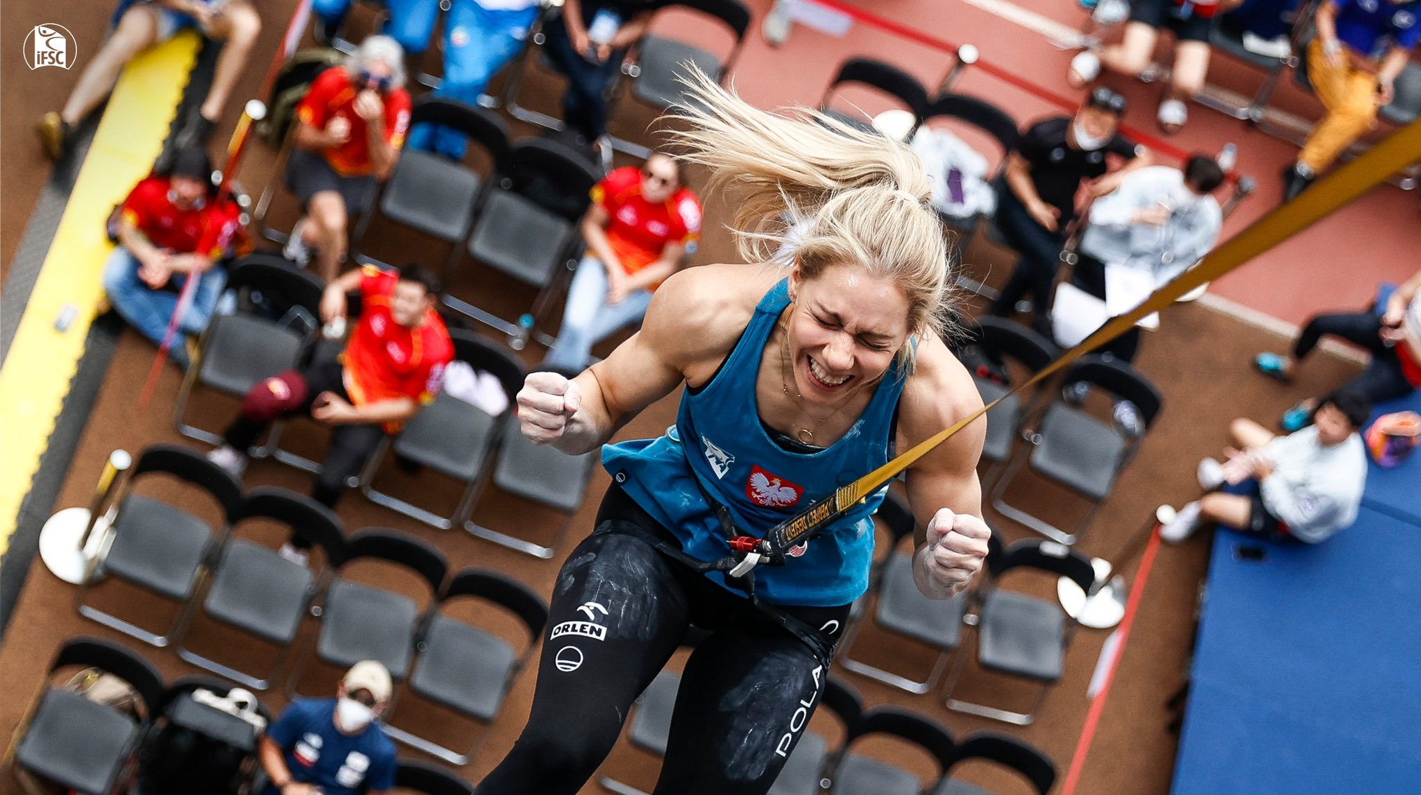 Deux nouveaux records du monde de vitesse établis à la Coupe du monde d'escalade de Séoul 2022, par l'Indonésien Kiromal Katibin et la Polonaise Aleksandra Miroslaw qui bat son propre record